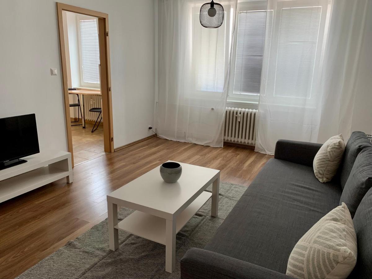 Apartment Horakova Зноймо Екстер'єр фото